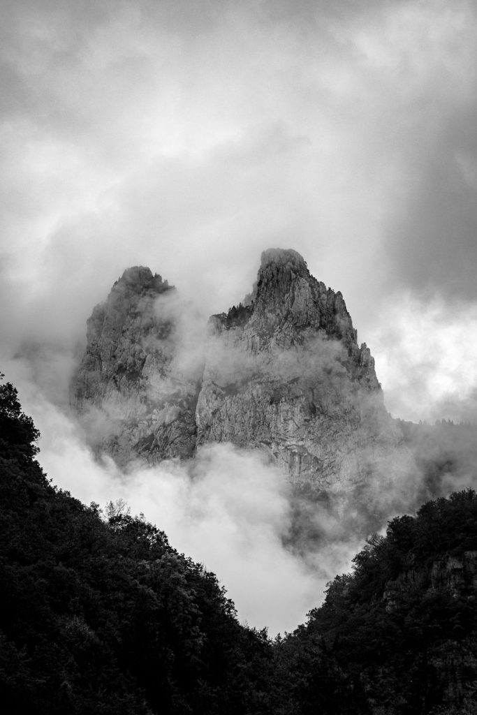 Au bord du lac d'Annecy en Noir et blanc — photo Alexandre Gendron