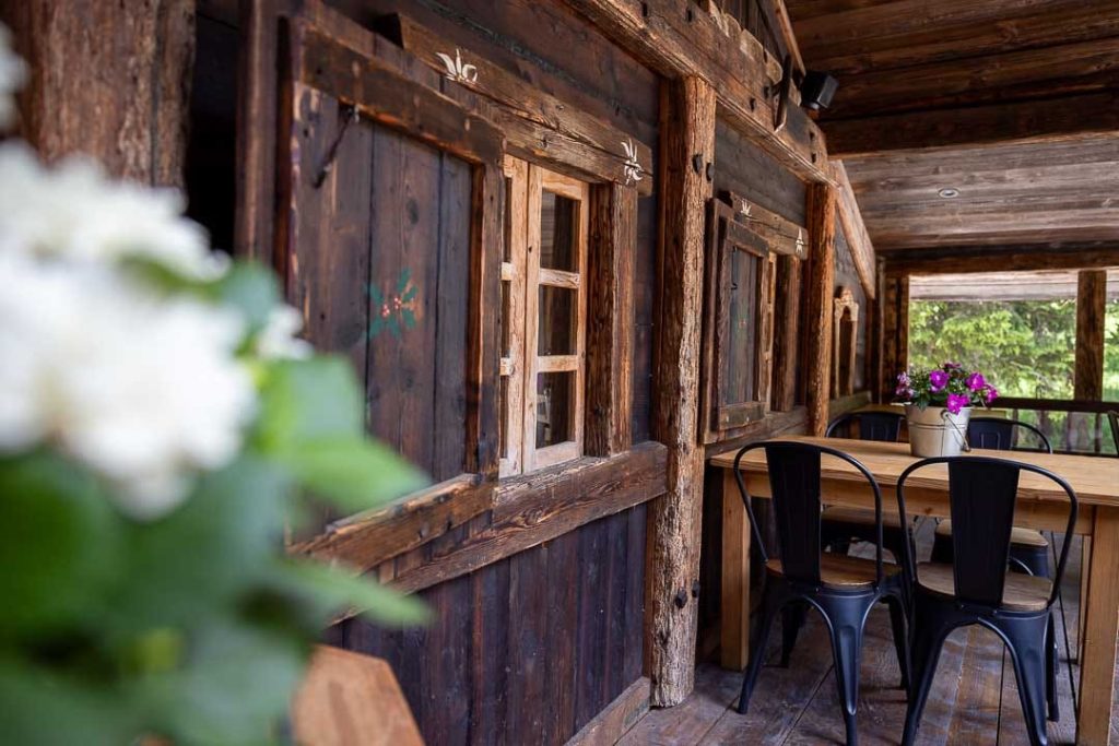 Le chalet du loup à la Feclaz - Savoie Grand Revard - Chambéry Montagnes Photo par Alexandre Gendron