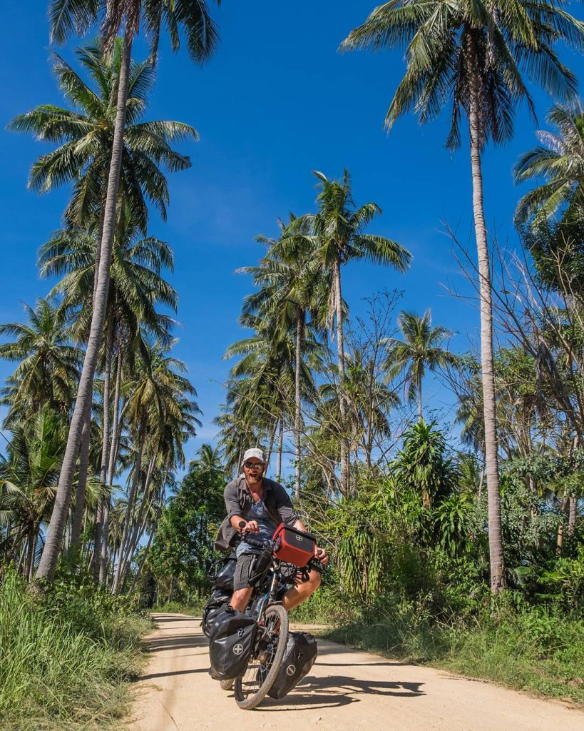 À vélo sous les cocotiers